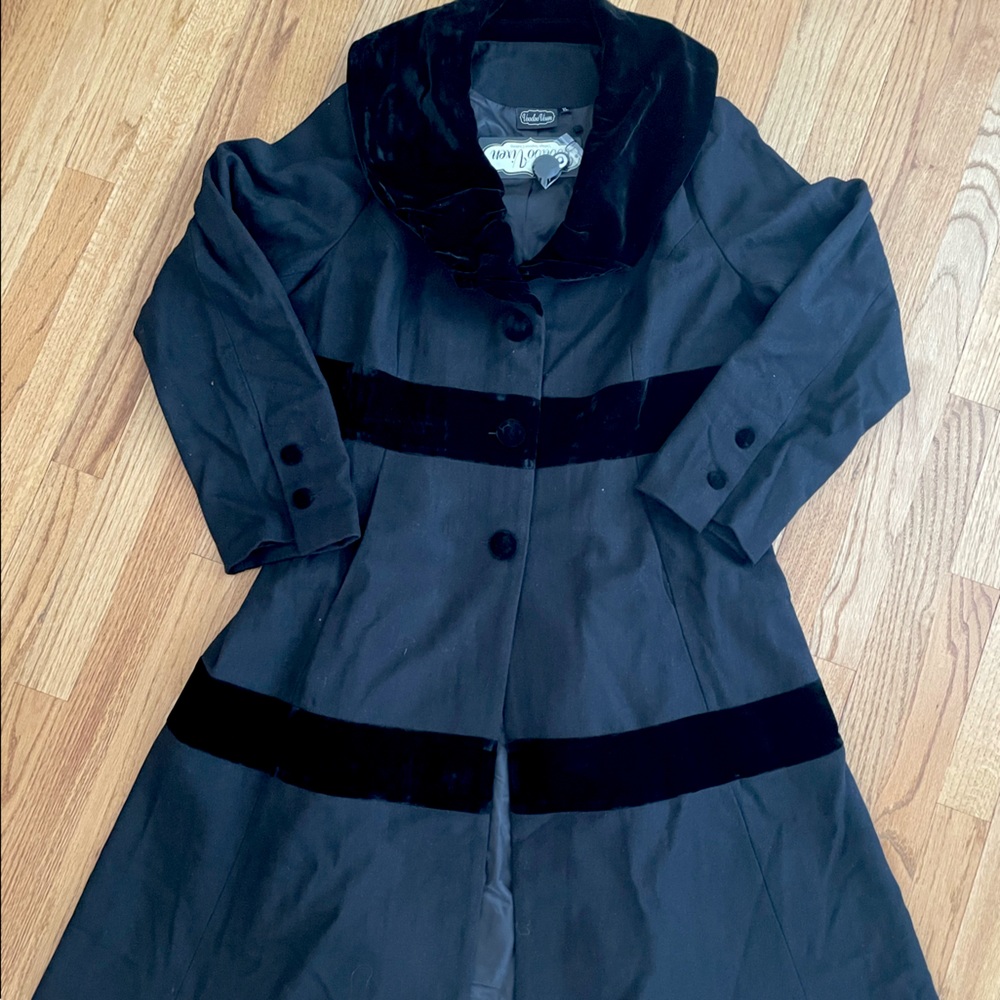 Voodoo Vixen Thora Velvet trim black coat